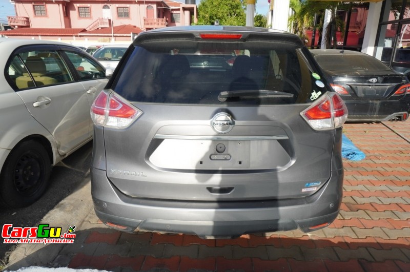 2017 Nissan X-Trail image1