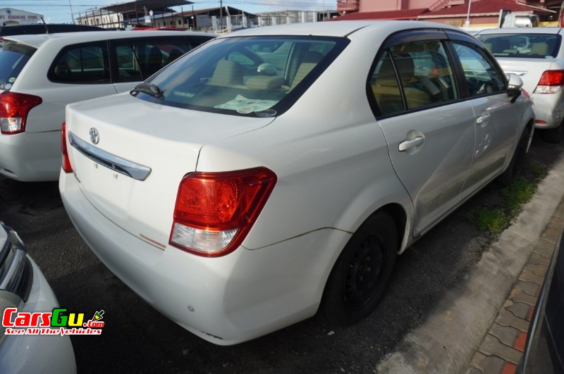 2012 Toyota Axio image2
