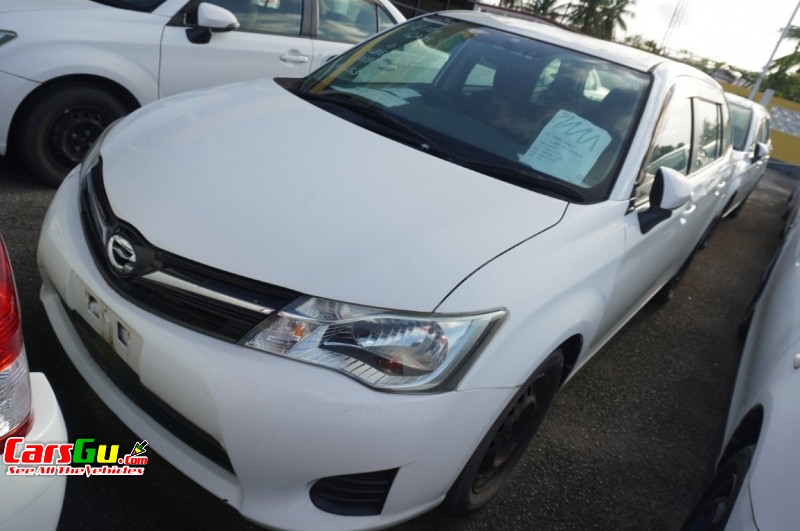 2012 Toyota Fielder image2