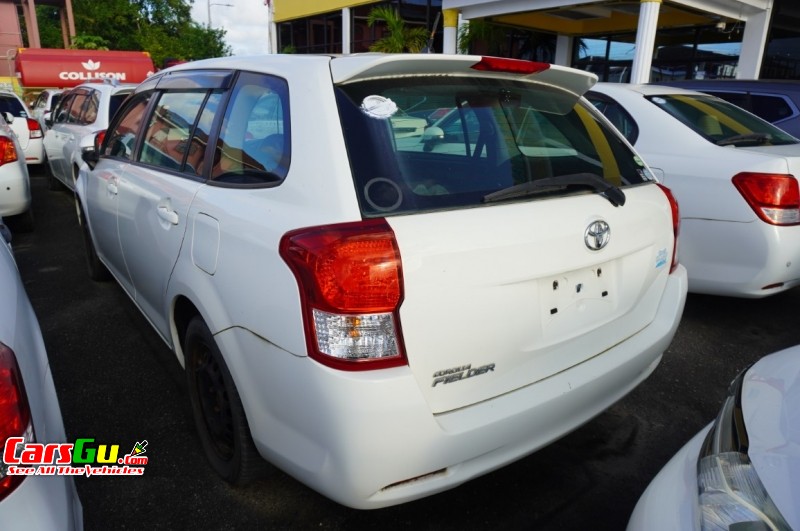 2012 Toyota Fielder image3