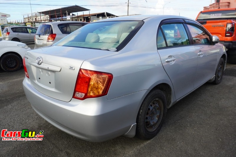 2002 Toyota Axio image2