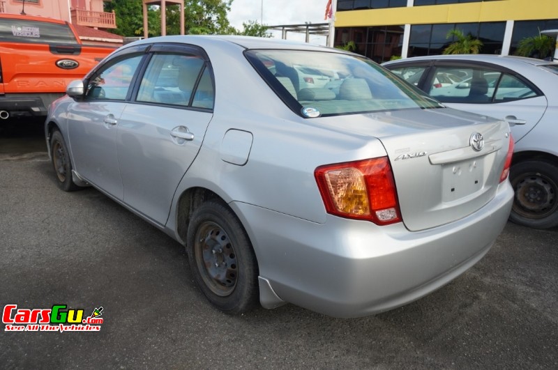 2002 Toyota Axio image4
