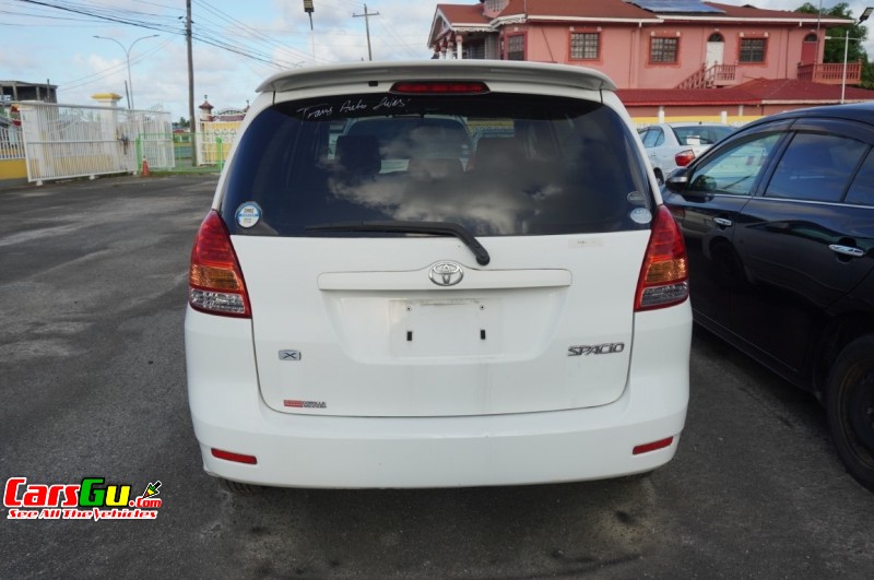 2004 Toyota Spacio image2