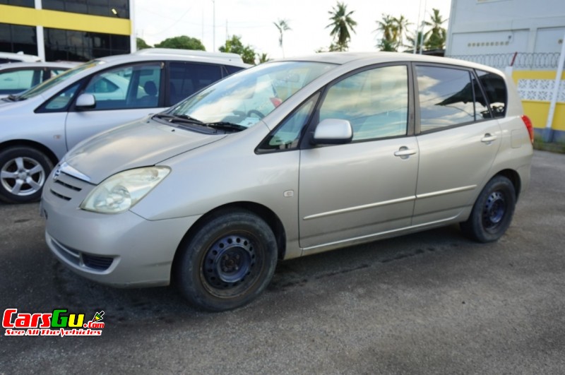 2004 Toyota Spacio image1