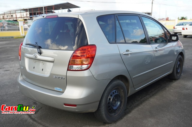 2004 Toyota Spacio image3