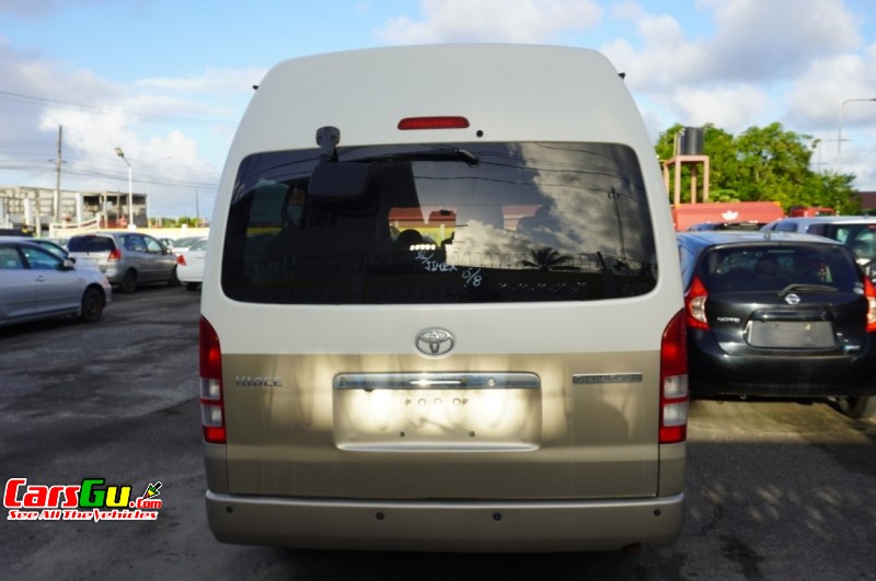 2008 Toyota Hiace image3