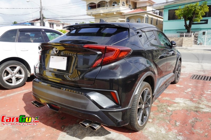 2022 Toyota CH-R image4