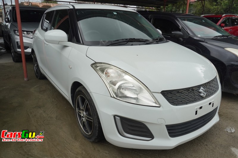 2016 Suzuki Swift image0