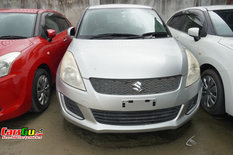 2014 Suzuki Swift image1