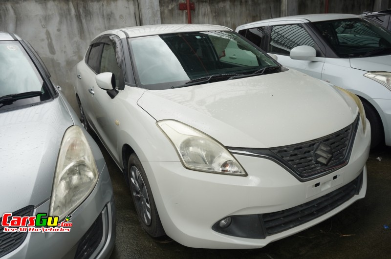 2015 Suzuki Swift image0