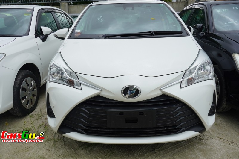 2019 Toyota Vitz image1