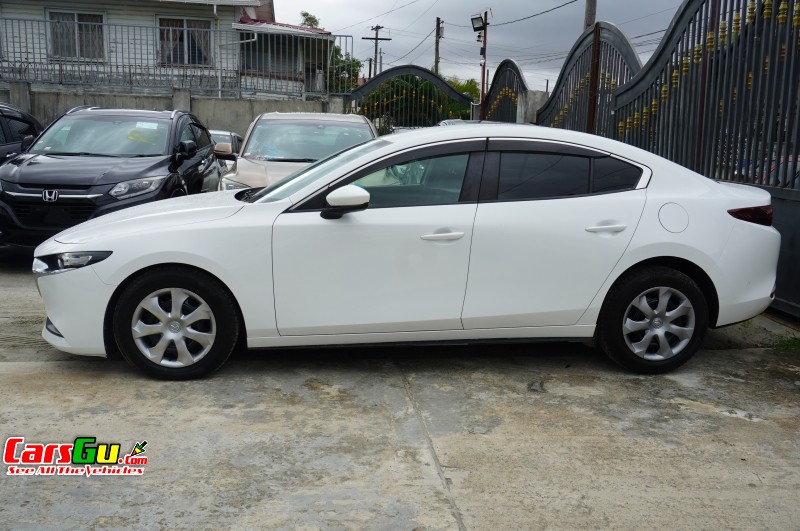 2019 Mazda Mazda 3 image1
