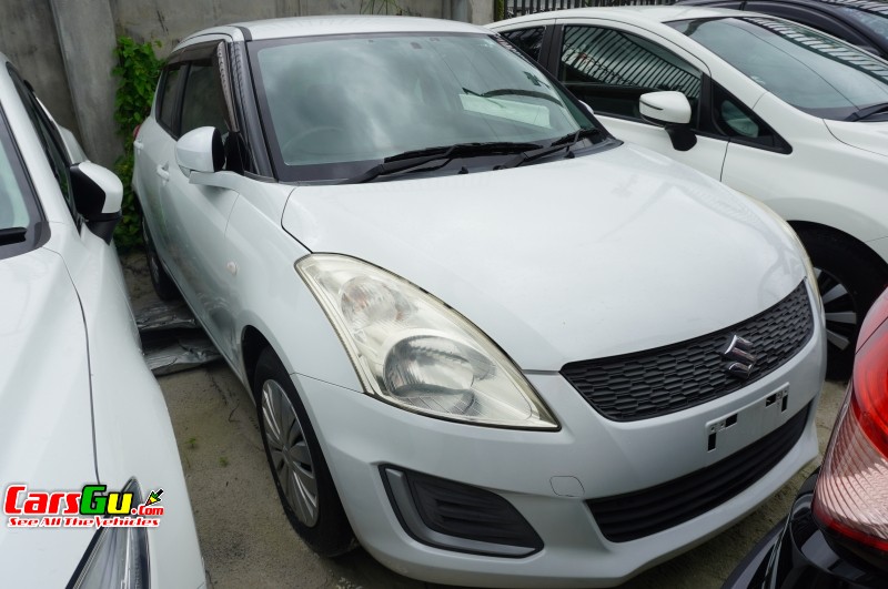 2014 Suzuki Swift image1