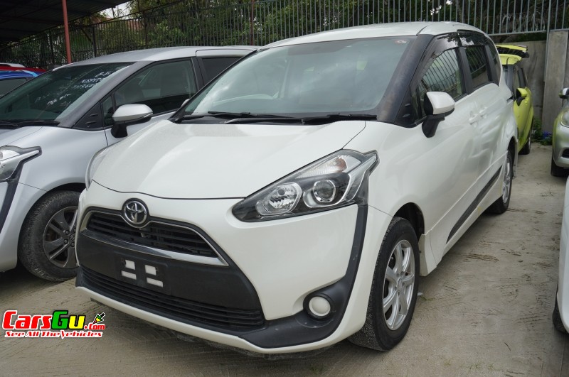 2016 Toyota Sienta image0