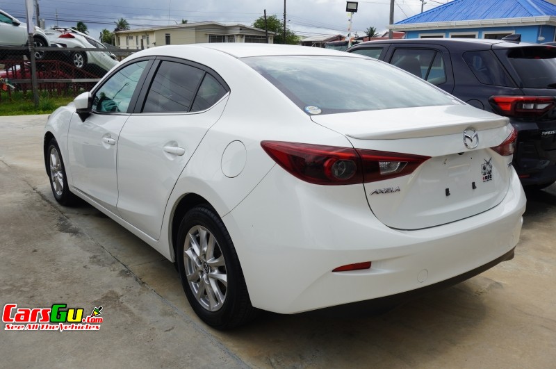 2013 Mazda Axela image3