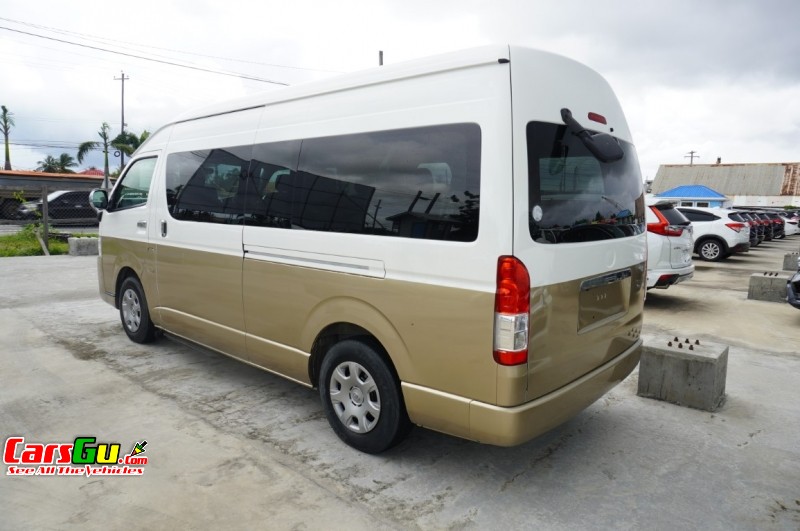 2016 Toyota Hiace image3