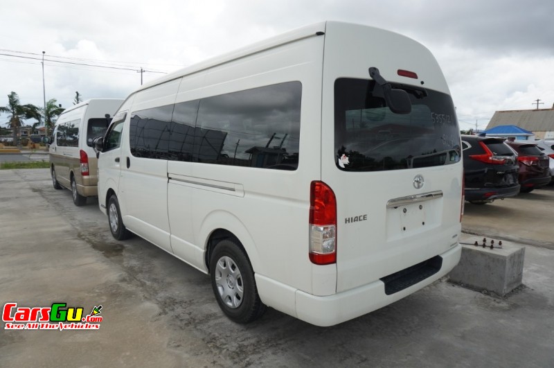 2016 Toyota Hiace image3