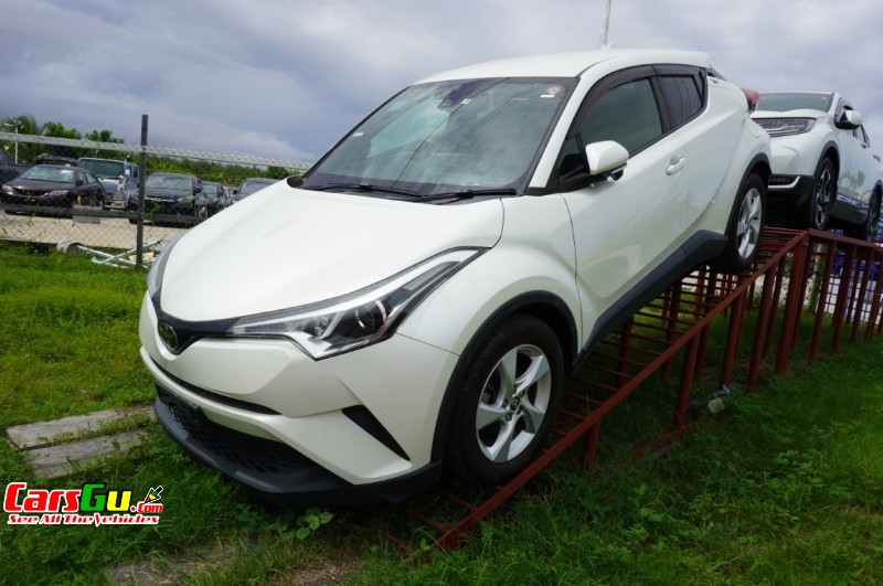 2017 Toyota CH-R image1