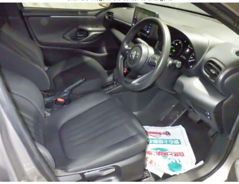 2021 Toyota Yaris image1