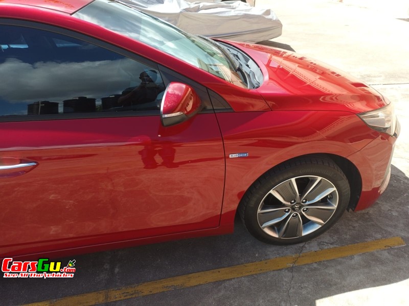 2018 Hyundai Ioniq image3