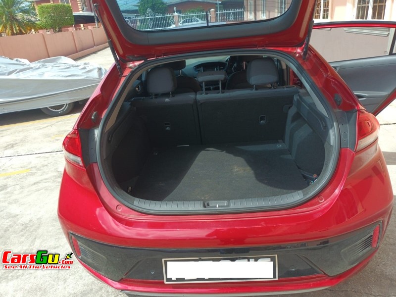 2018 Hyundai Ioniq image10