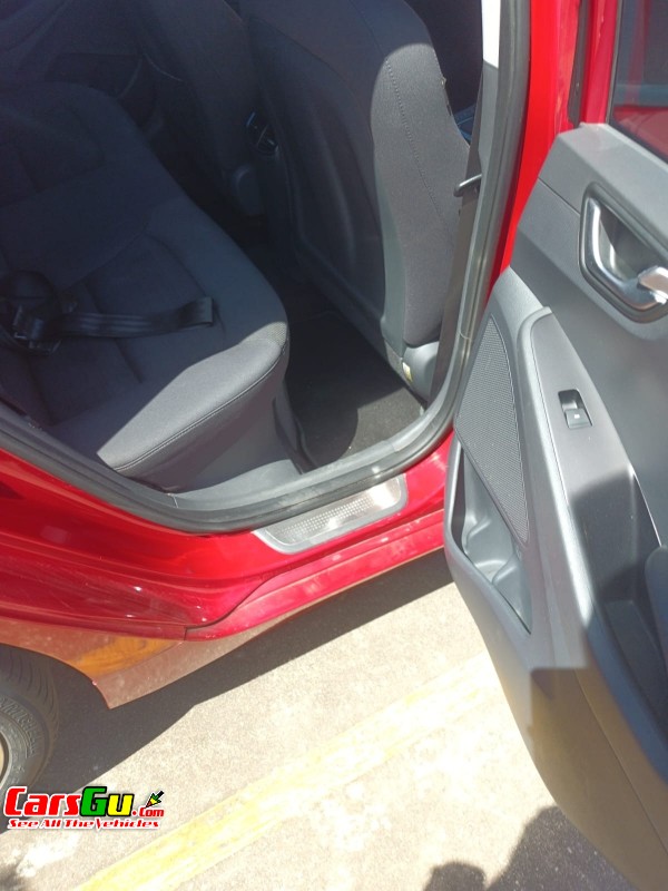 2018 Hyundai Ioniq image20